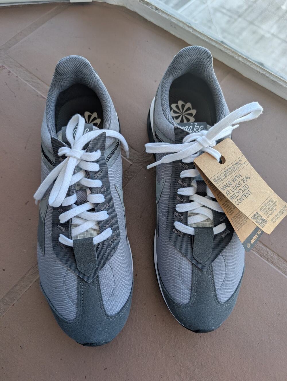 Nike Air Max Pre-Day Smoke Grey DC9402-002 Mens Sz 11 NWT No box